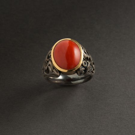 Silberring mit in Gold gefasster Koralle